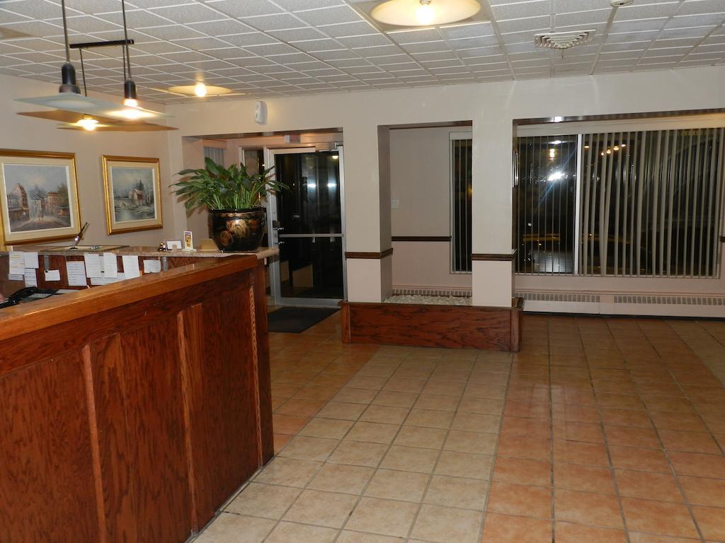 L'Auberge De L'Aeroport Inn Dorval Esterno foto