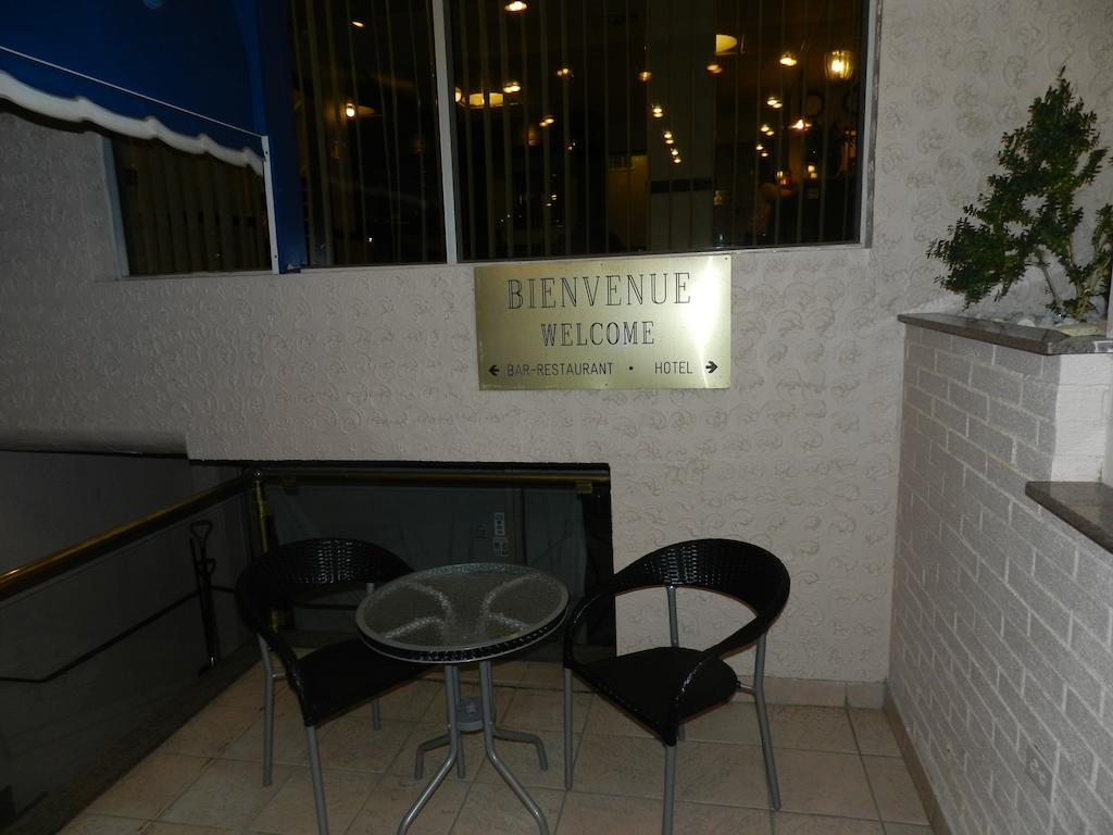 L'Auberge De L'Aeroport Inn Dorval Esterno foto