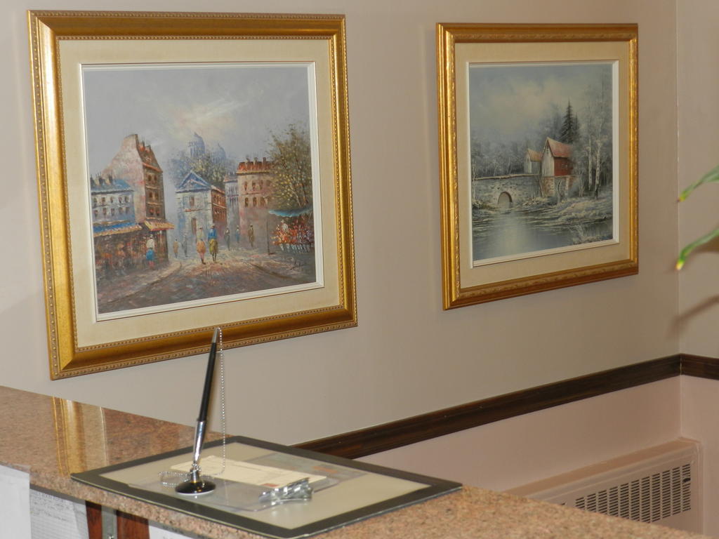 L'Auberge De L'Aeroport Inn Dorval Esterno foto